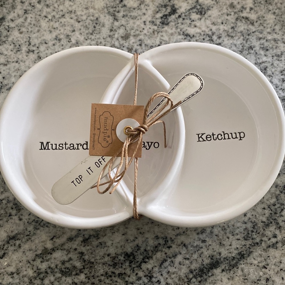 NWT Mud pie Mustard/Mayo/Ketchup Dish with spreading knife